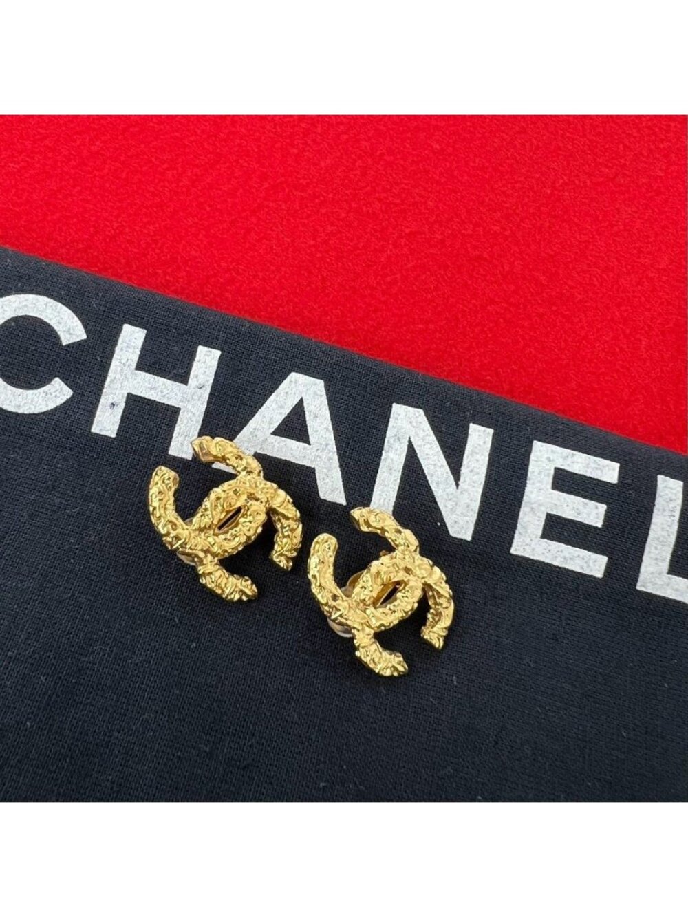 Chanel With Rice 93A Vintage CC Logo Lava Motif Earrings Gold